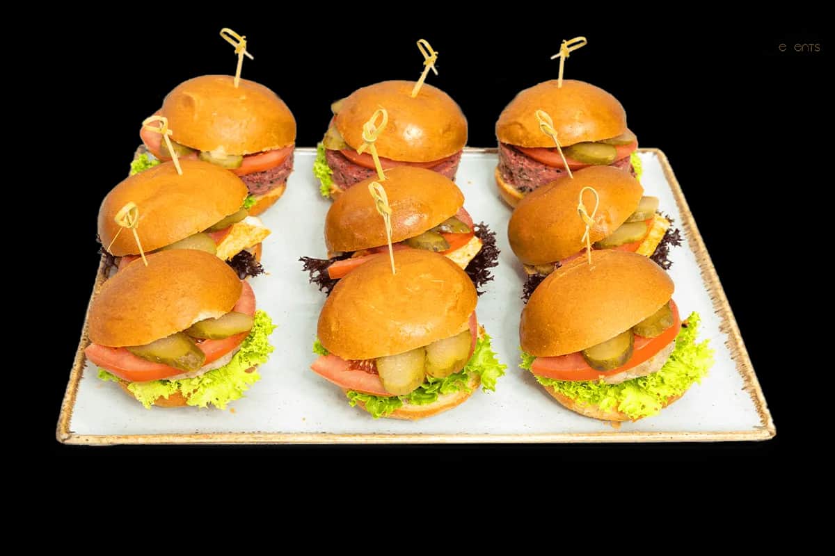Gdzie kupić mini hamburgery? Sprawdzamy sklepy, catering i DIY